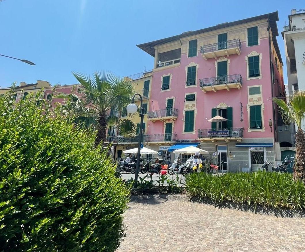 Hotel Serena Arenzano Exteriör bild
