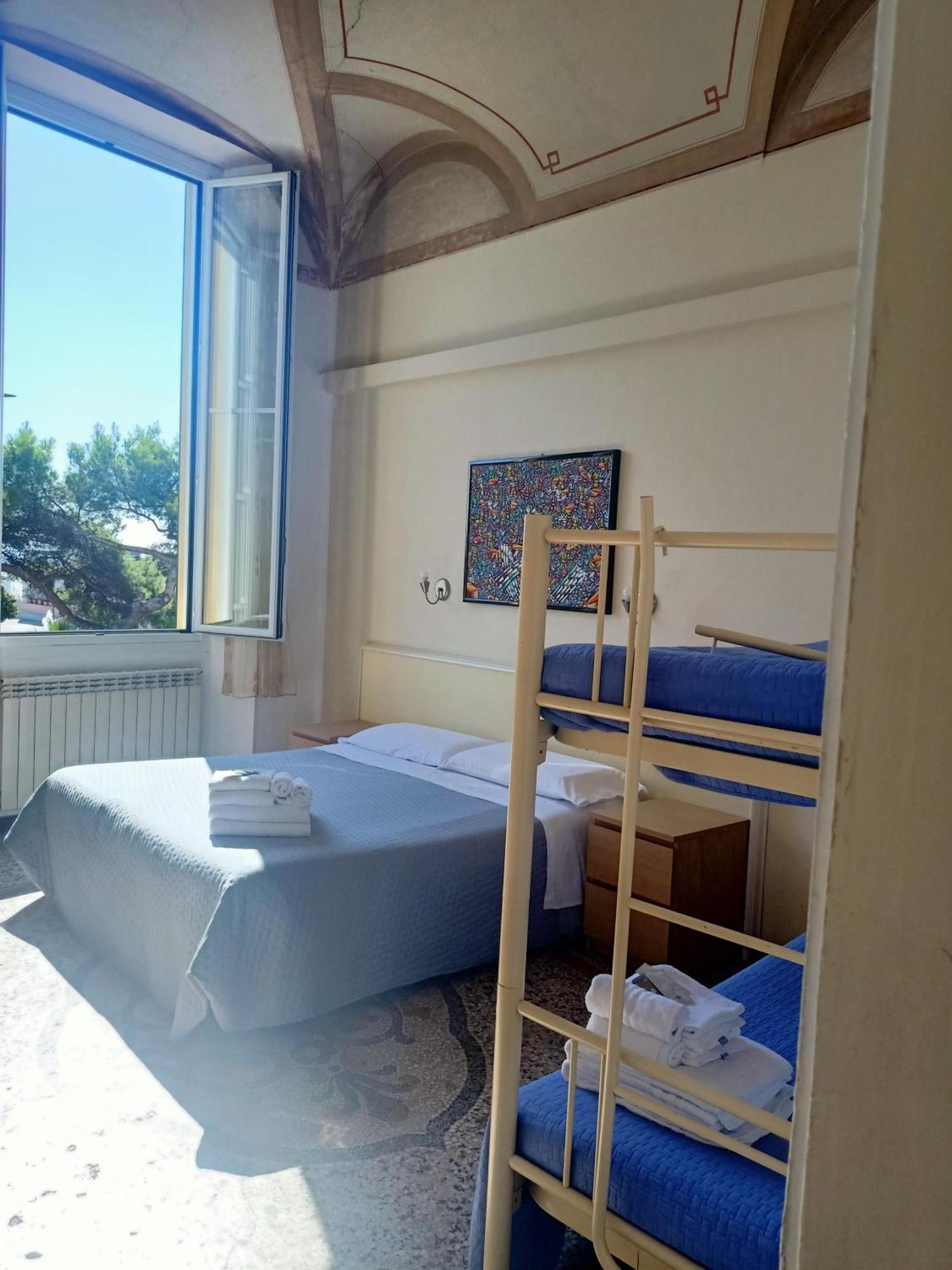 Hotel Serena Arenzano Exteriör bild