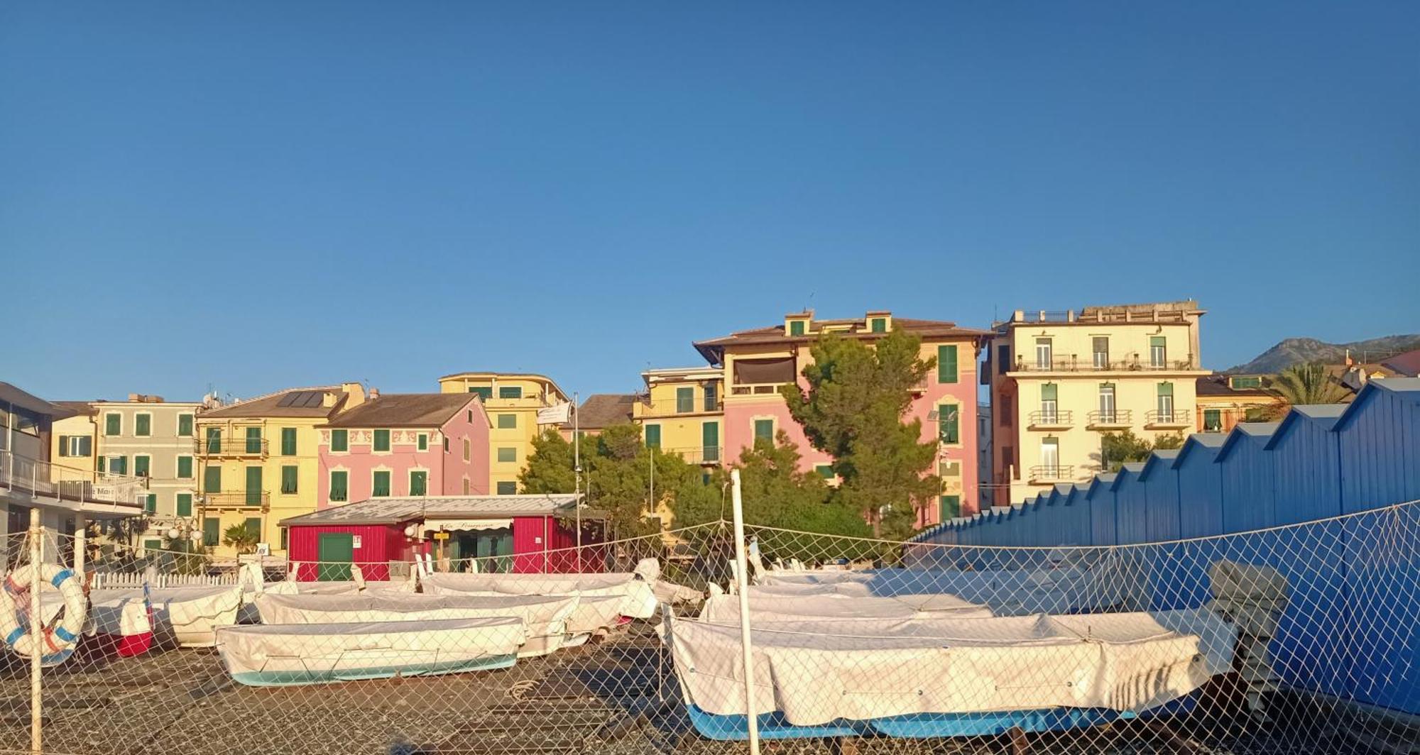 Hotel Serena Arenzano Exteriör bild