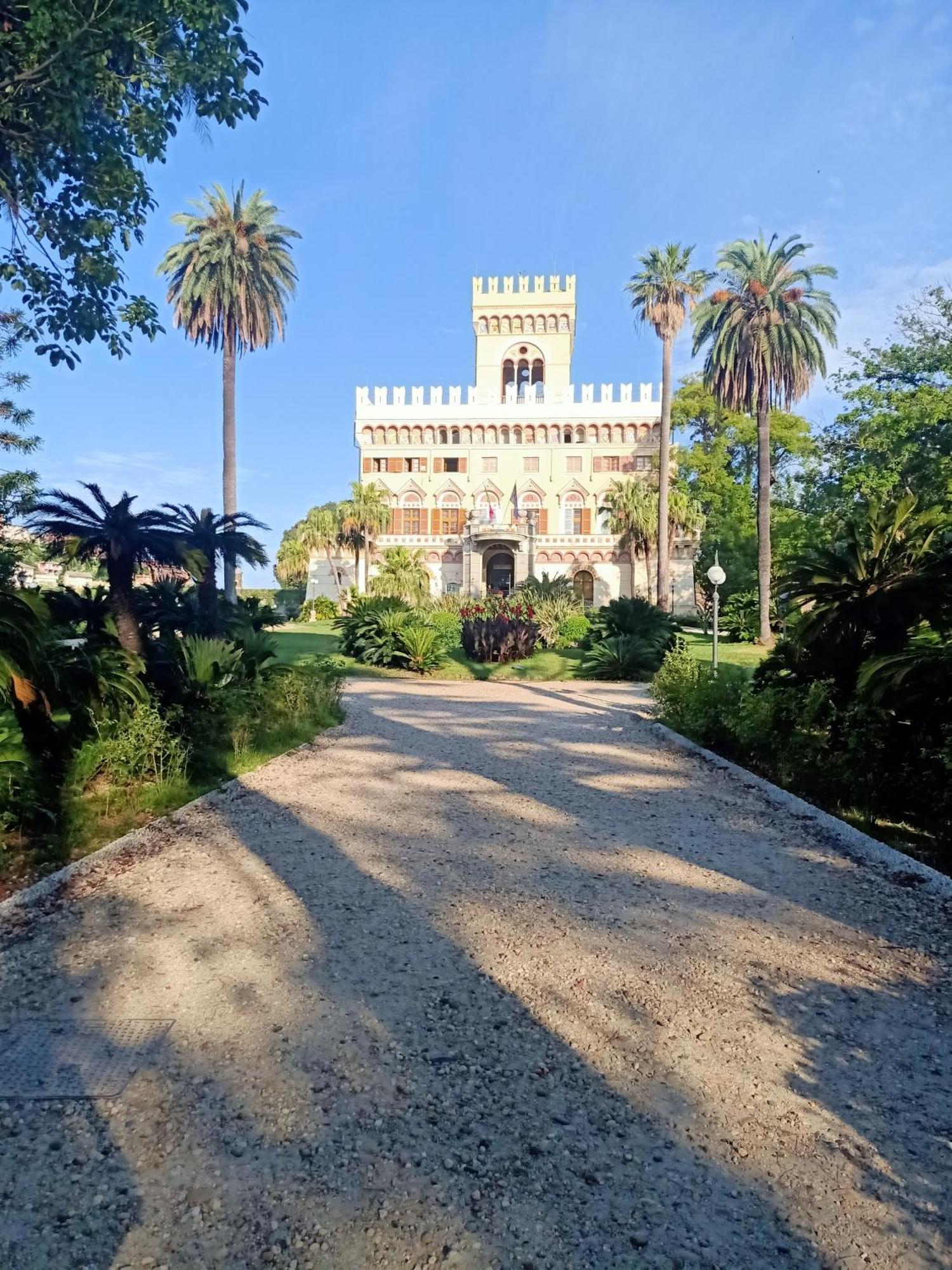 Hotel Serena Arenzano Exteriör bild