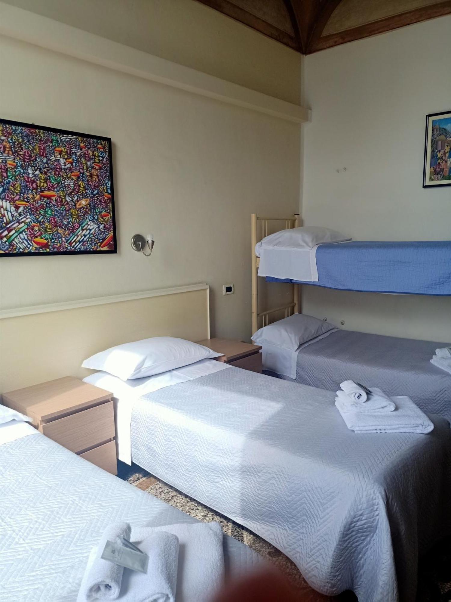 Hotel Serena Arenzano Rum bild